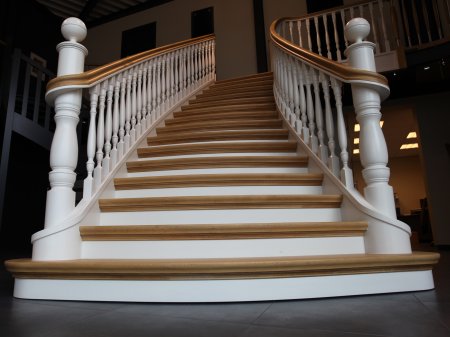 Kwartslag trap met bovenkwart Kwartslag trap met bovenkwart